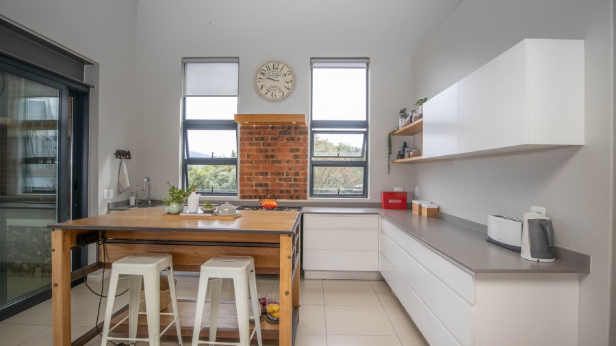 5 Bedroom Property for Sale in The Coves North West